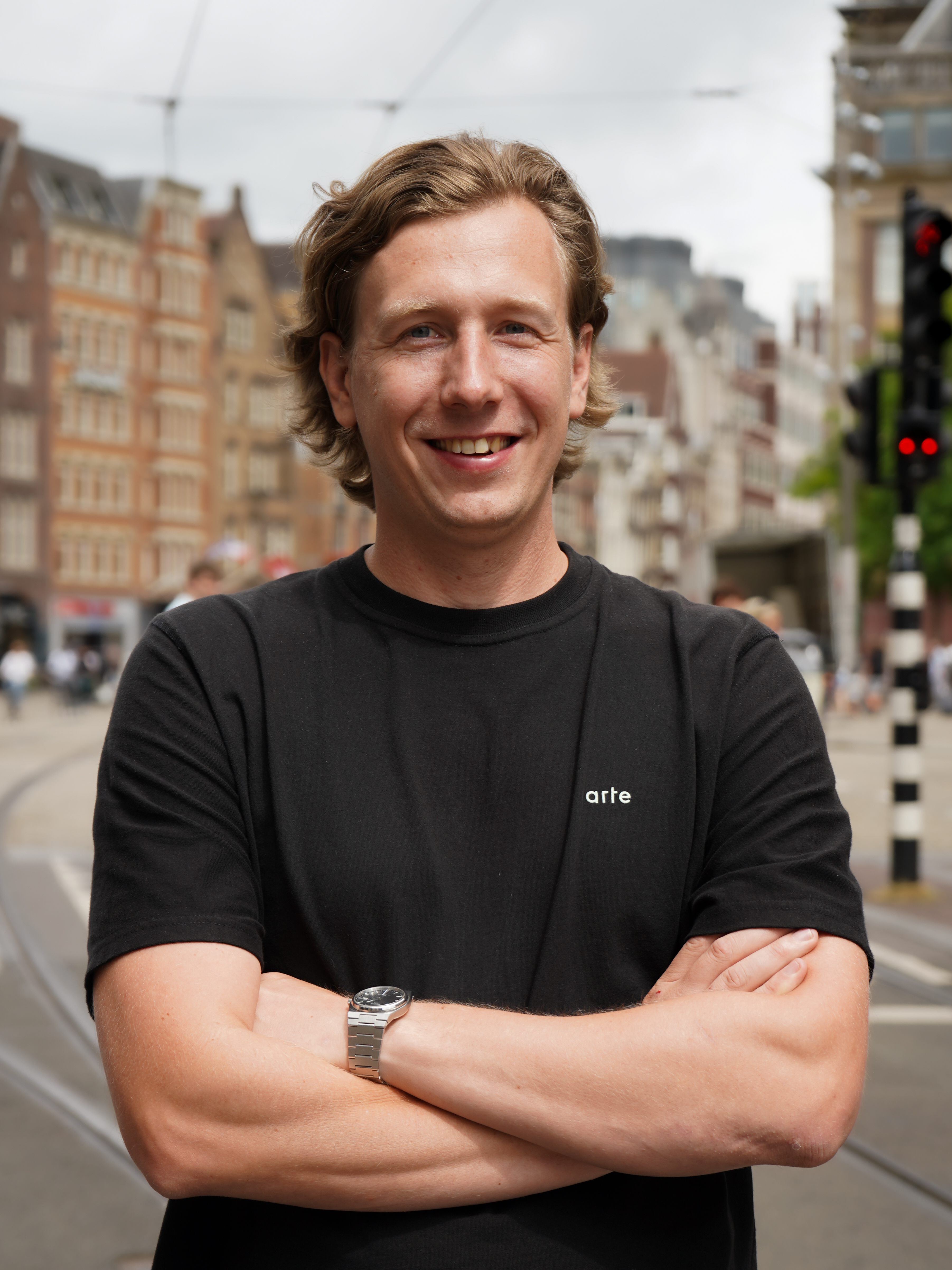 Onlayn xonimlar ozlarining mushuklarini korsatishadi